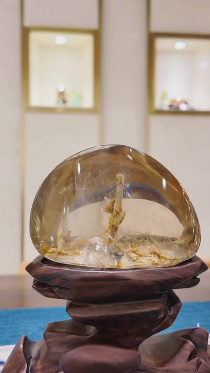 Natural Feng Shui Clear Quartz Decor — “The Golden Summit”